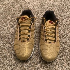 Men’s air max sneakers